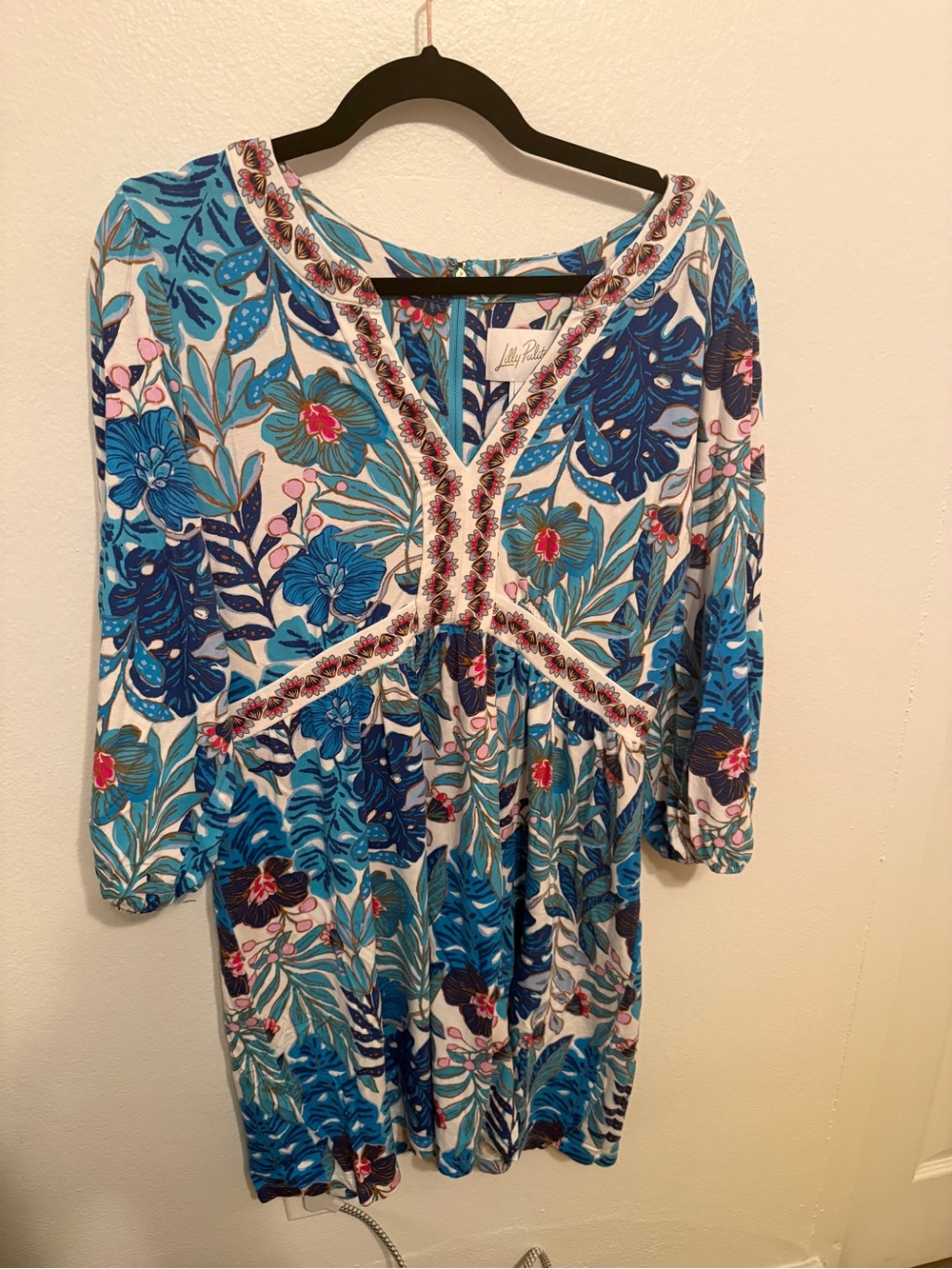 Lilly Pulitzer Blue Floral V-Neck Women’s Dress with matching shorts